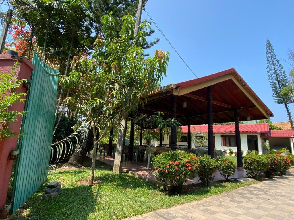 Hotel Tk Green Garden Matara Eksteriør billede